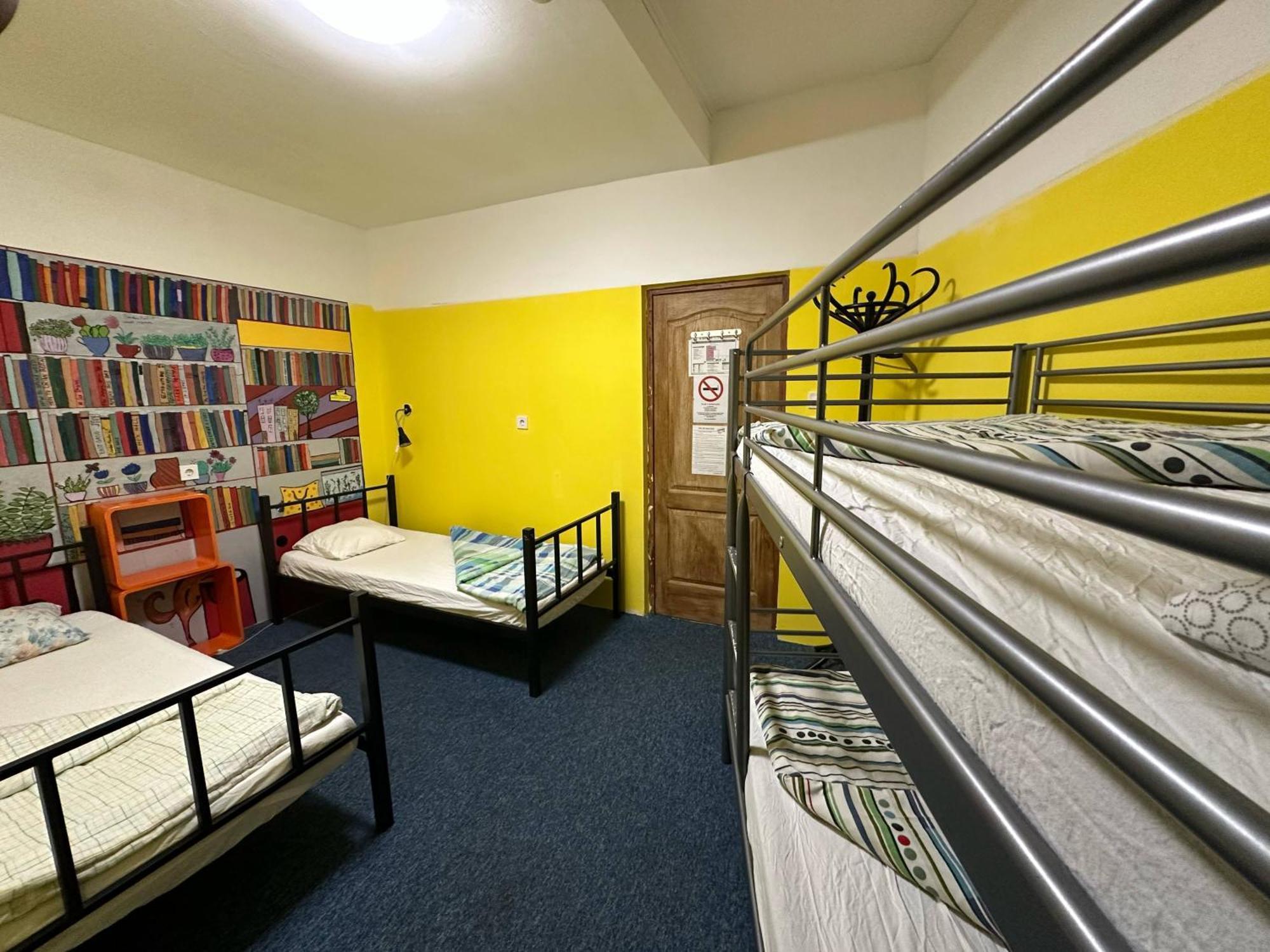 Baroque Hostel&Coworking Boedapest Buitenkant foto
