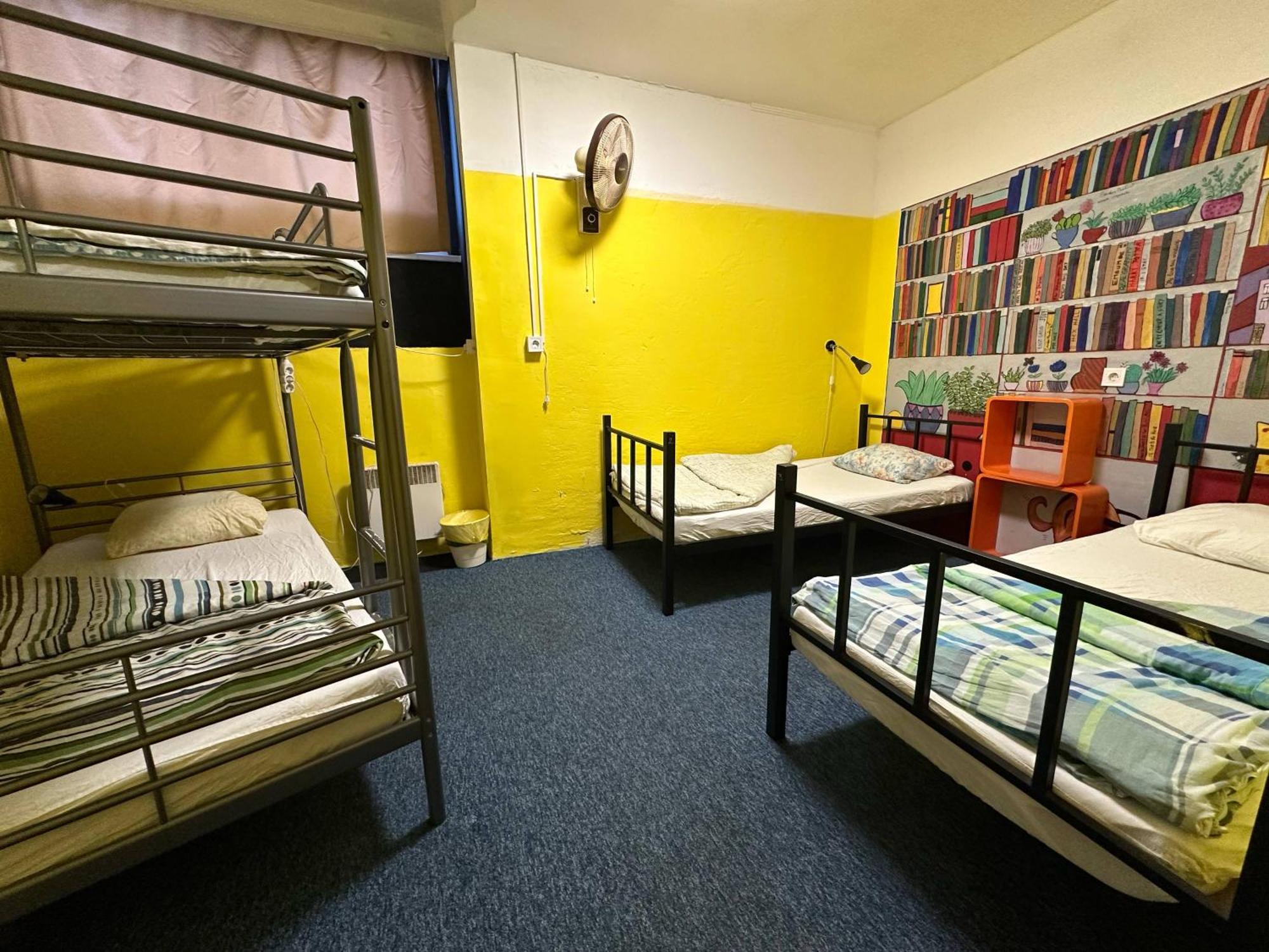 Baroque Hostel&Coworking Boedapest Buitenkant foto